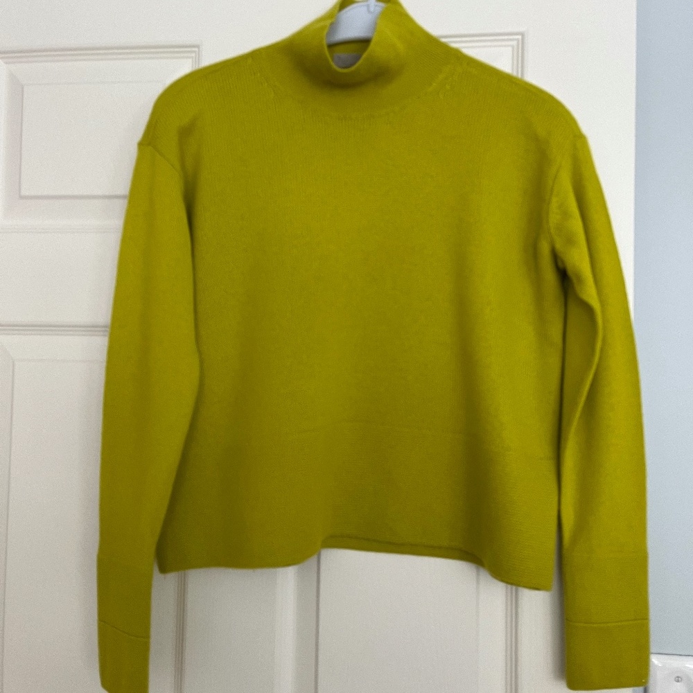 EVERLANE cropped cashmere sweater, XS, bright greenish yellow.